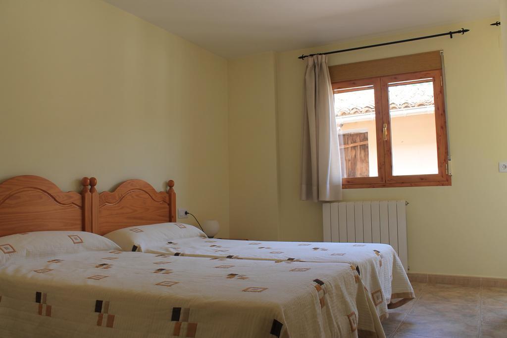 Apartamentos Turisticos Rosario Camarena de la Sierra Chambre photo